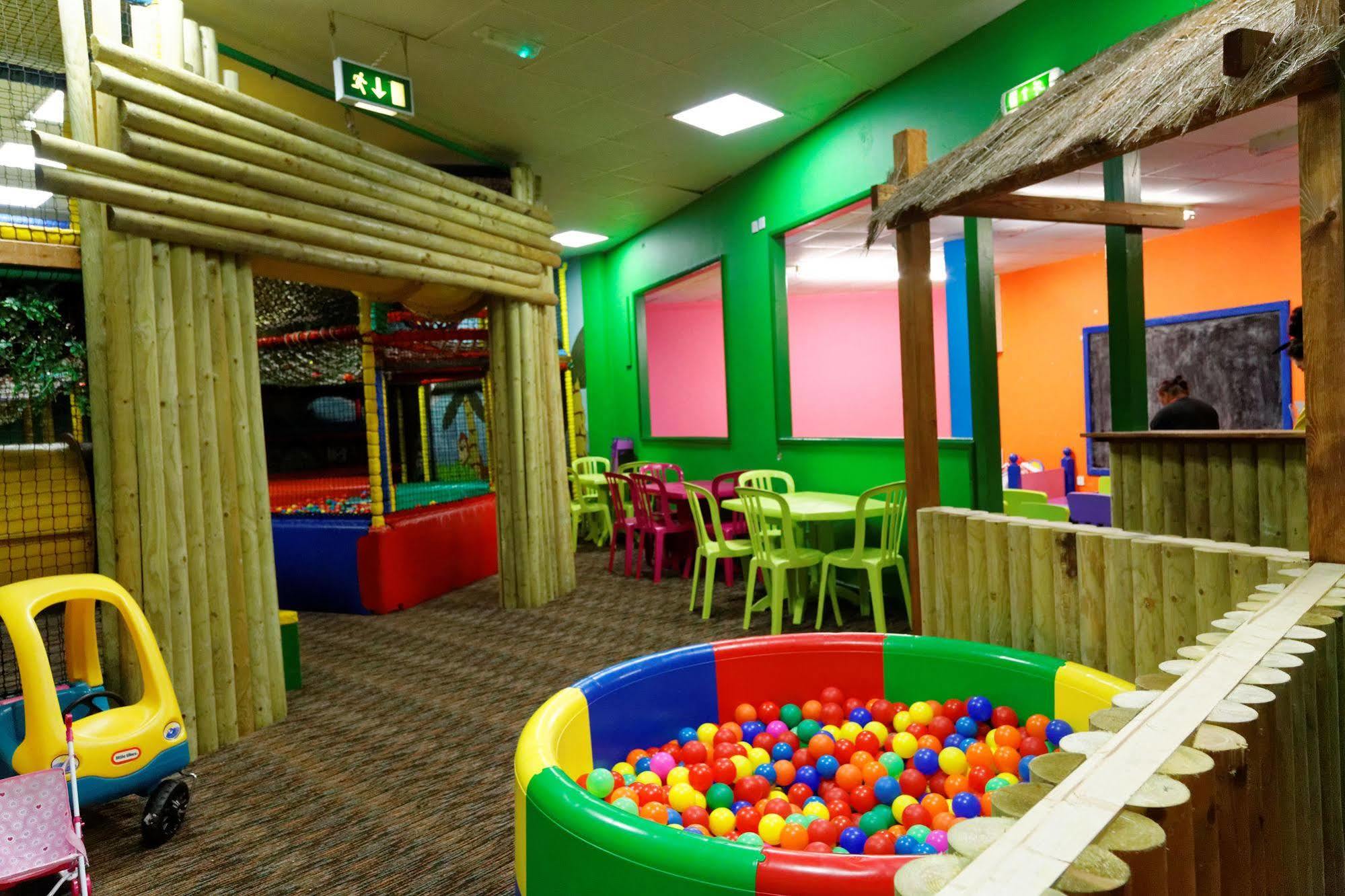 Pontins-Southport Holiday Park 외부 사진